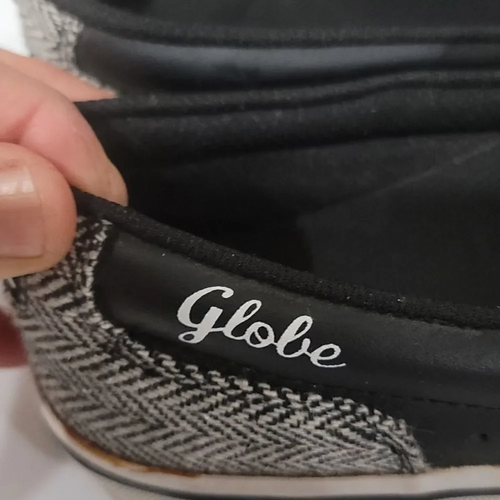 Globe loafers chevron